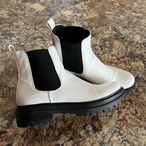 Steve Madden Boots